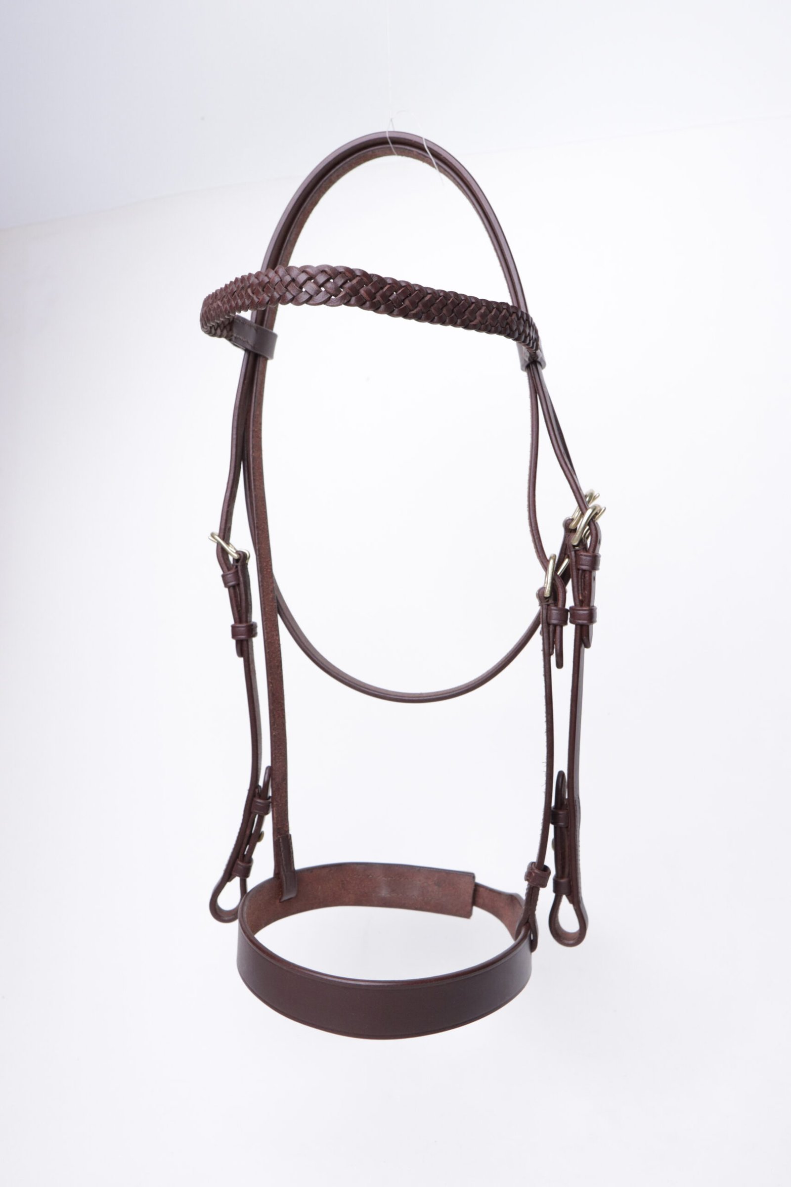 Leather hunt cavesson bridle including reins